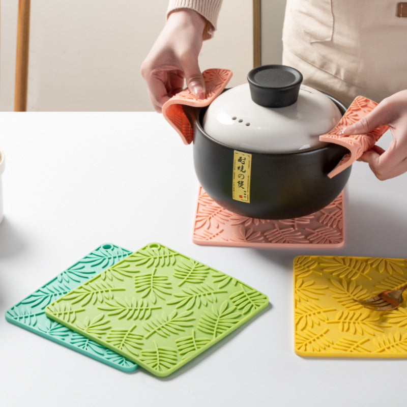 17*17cm Leaf Design Silicone Bowl Dish Heat Insulation Pad Dining Table Placemat 17*17cm Leaf Design Silicone Bowl Dish Heat Insulation Pad Dining Table Placemat